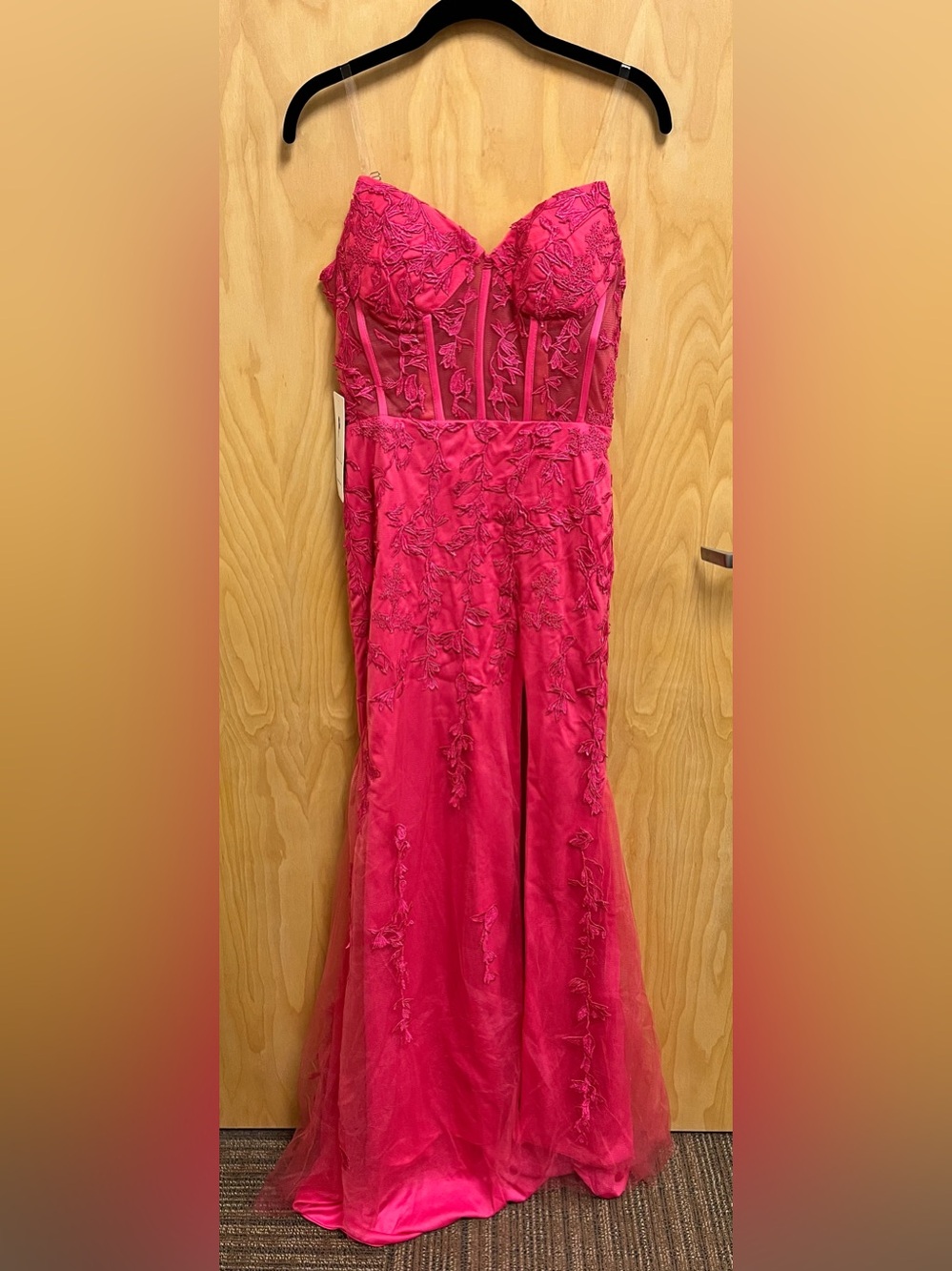 NWT Strapless Fuchsia Lace Appliqué Evening Gown